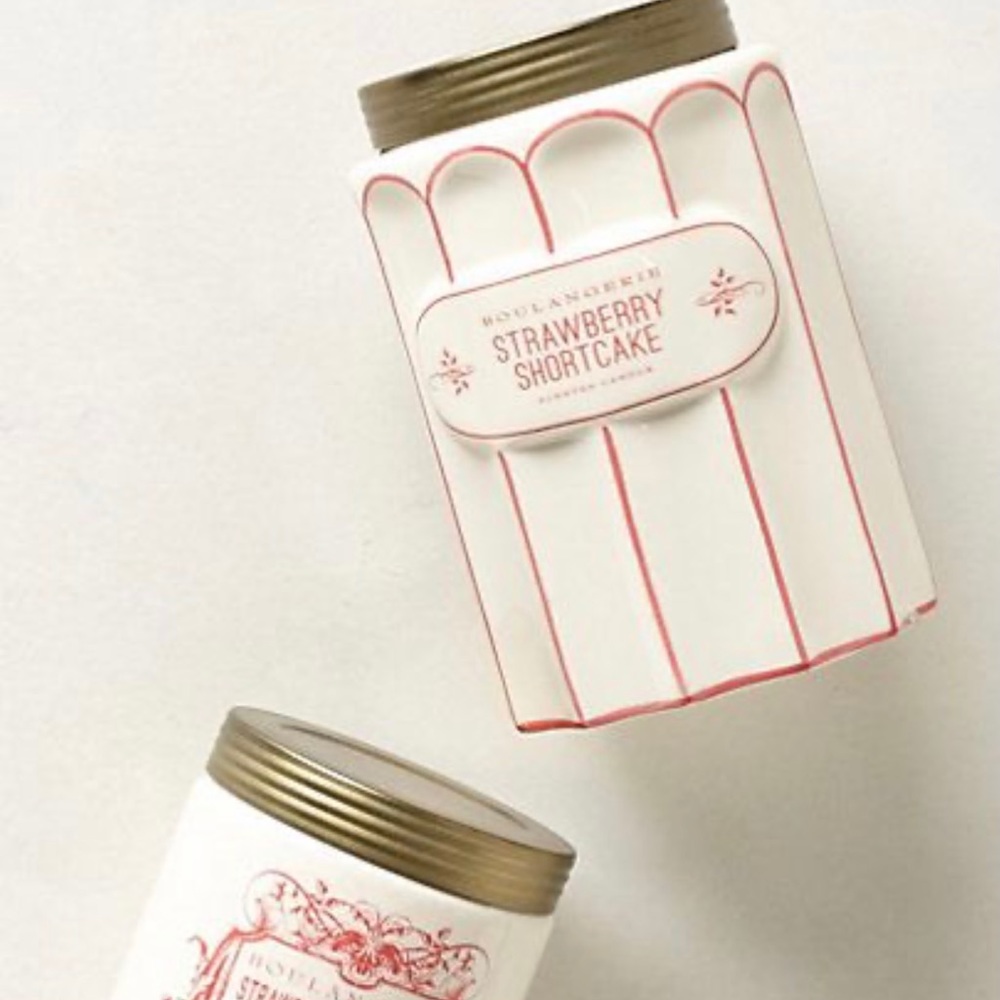 ISO Boulangerie Strawberry Shortcake candle